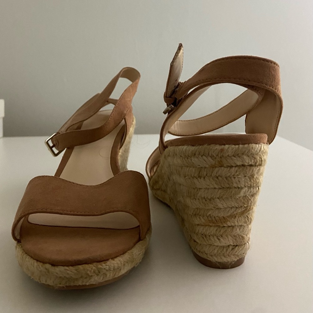 Like New Nine West small wedge